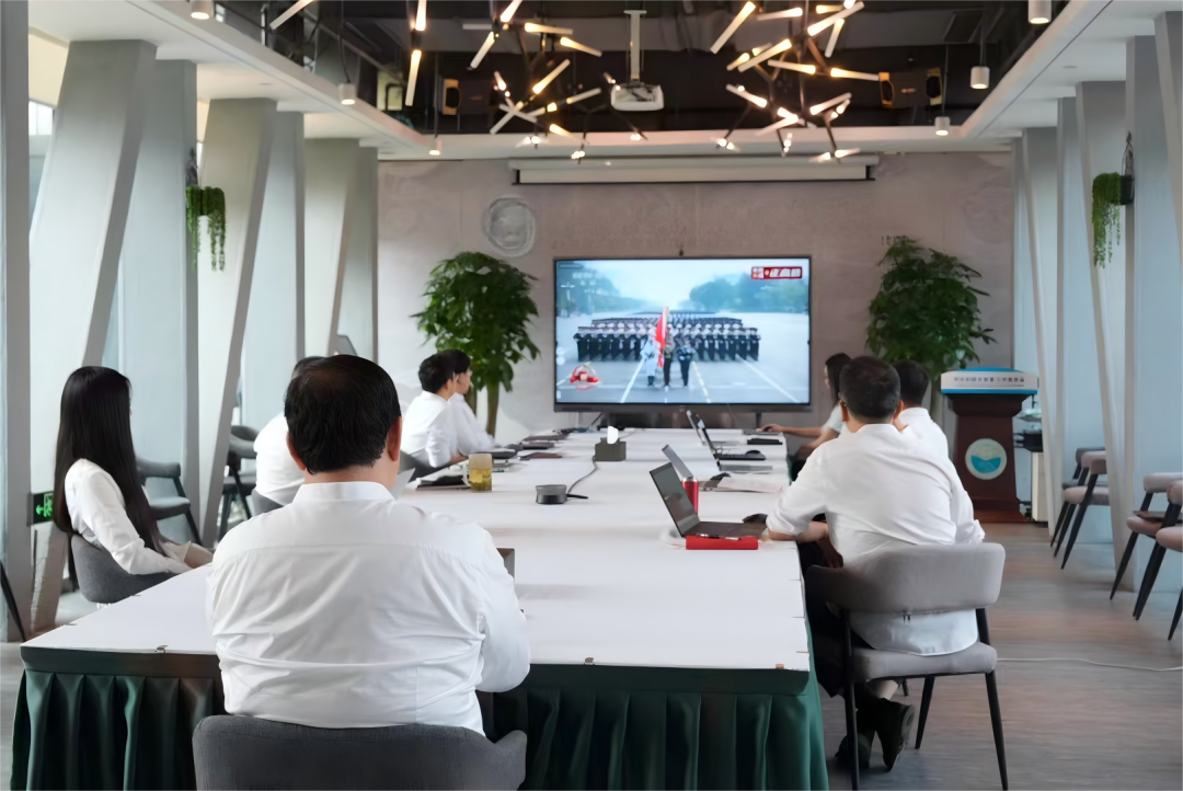 云博官网科技在京员工集中收看纪念中国人民抗日战争暨世界反法西斯战争胜利 80 周年大会直播 凝聚奋进力量